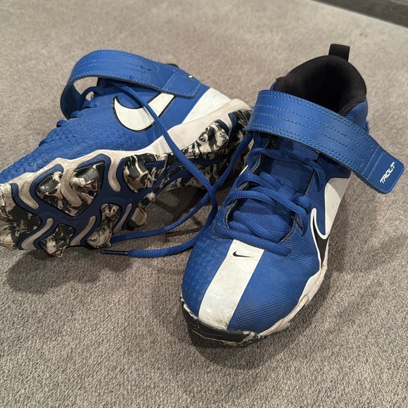 Nike Trout Baseball Cleats, youth size 5 / 5Y - Picture 1 of 1